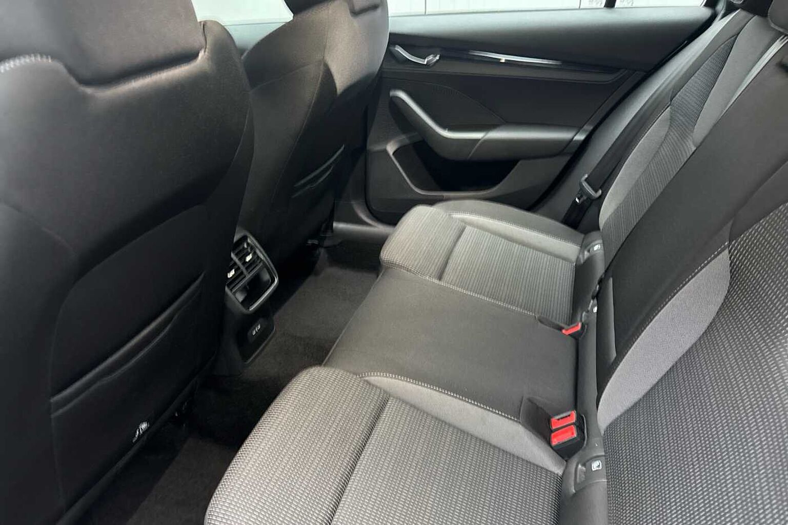 SKODA Octavia 1.0 TSI e-TEC (110ps) SE Auto/DSG Estate *LEZ Compliant*