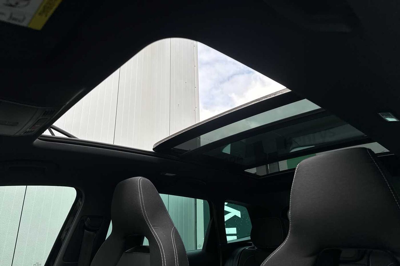 SKODA Karoq 1.5 TSI (150ps) SportLine Auto/DSG SUV *LEZ Compliant*