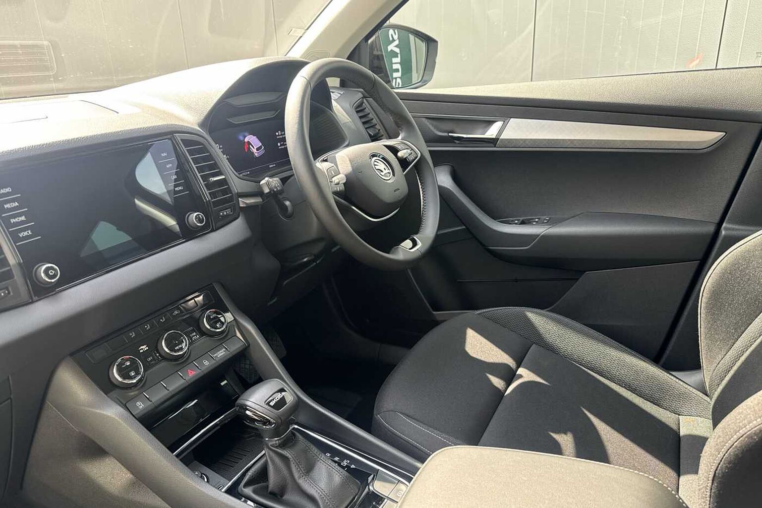 SKODA Karoq 1.5 TSI (150ps) SE Drive Auto/DSG SUV *LEZ Compliant*