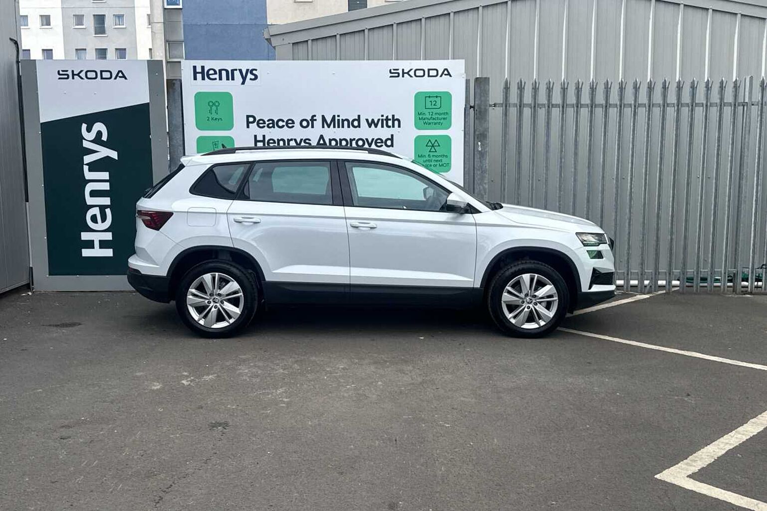 SKODA Karoq 1.0 TSI (116ps) SE Drive SUV *LEZ Compliant*