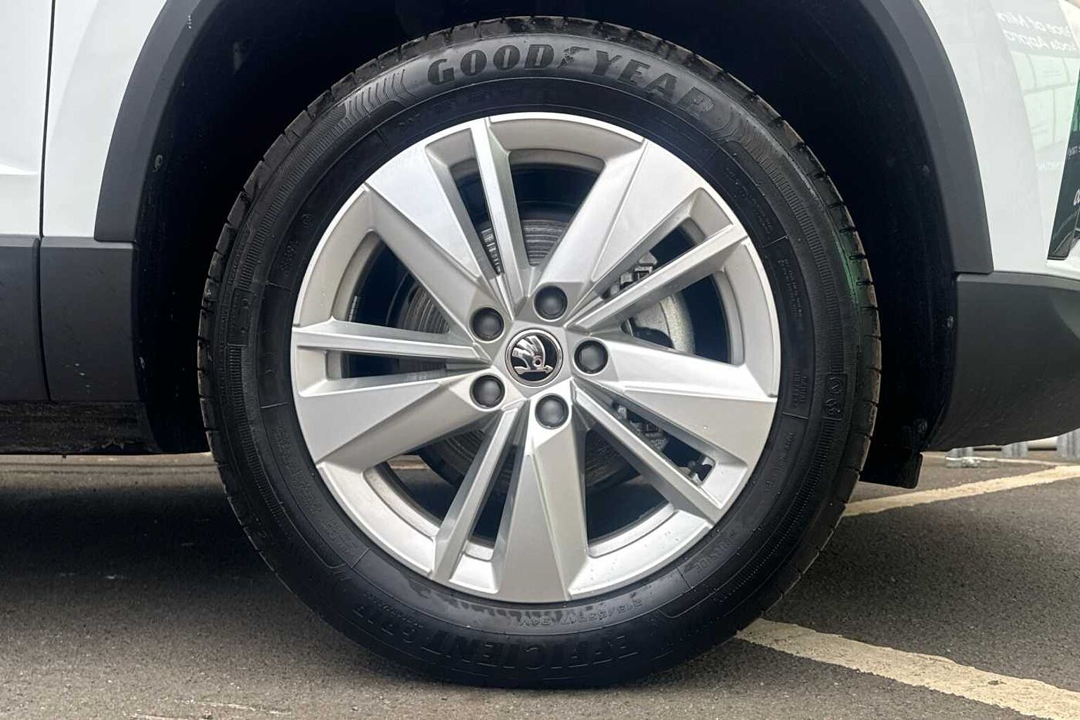 SKODA Karoq 1.0 TSI (116ps) SE Drive SUV *LEZ Compliant*