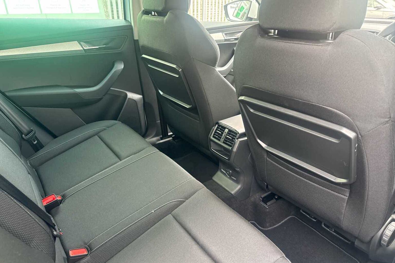 SKODA Karoq 1.0 TSI (116ps) SE Drive SUV *LEZ Compliant*