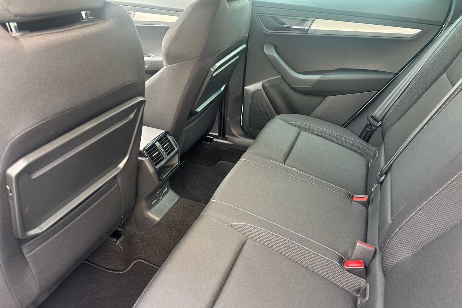 SKODA Karoq 1.0 TSI (116ps) SE Drive SUV *LEZ Compliant*