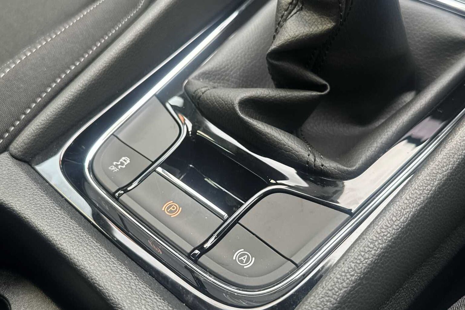 SKODA Karoq 1.0 TSI (116ps) SE Drive SUV *LEZ Compliant*