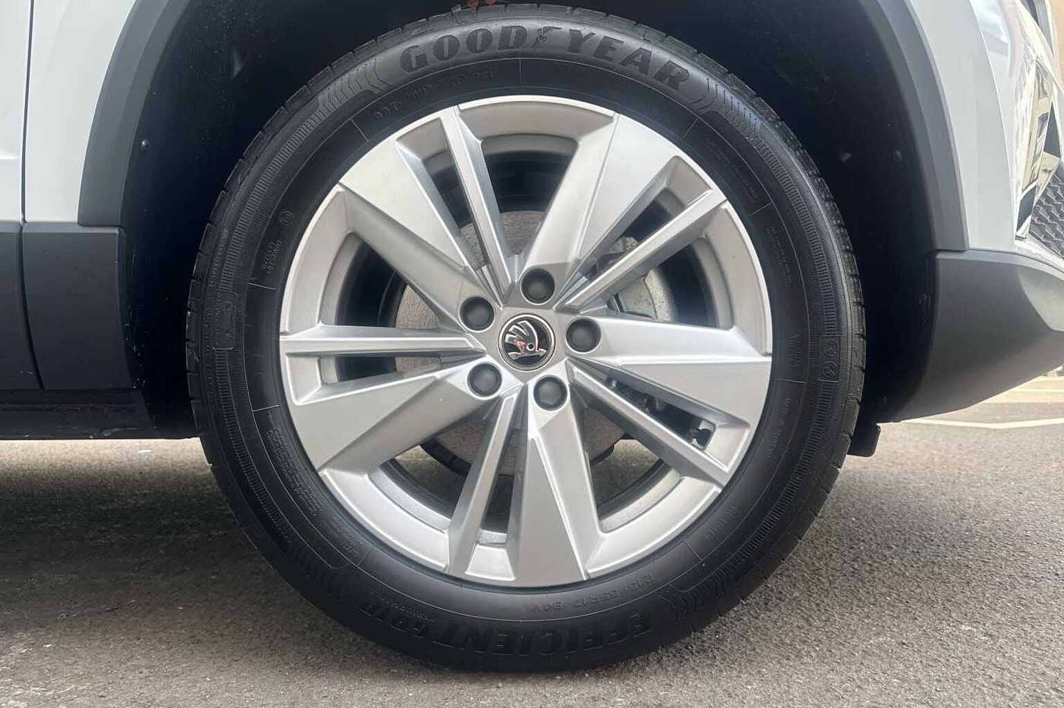 SKODA Karoq 1.0 TSI (116ps) SE Drive SUV *LEZ Compliant*